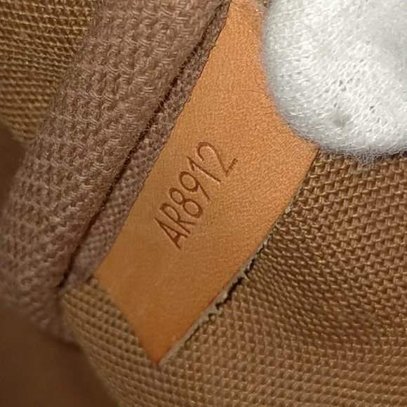 Louis Vuitton LV Shoulder Bag Saumur 35 Browns Monogram - Picture 7 of 9